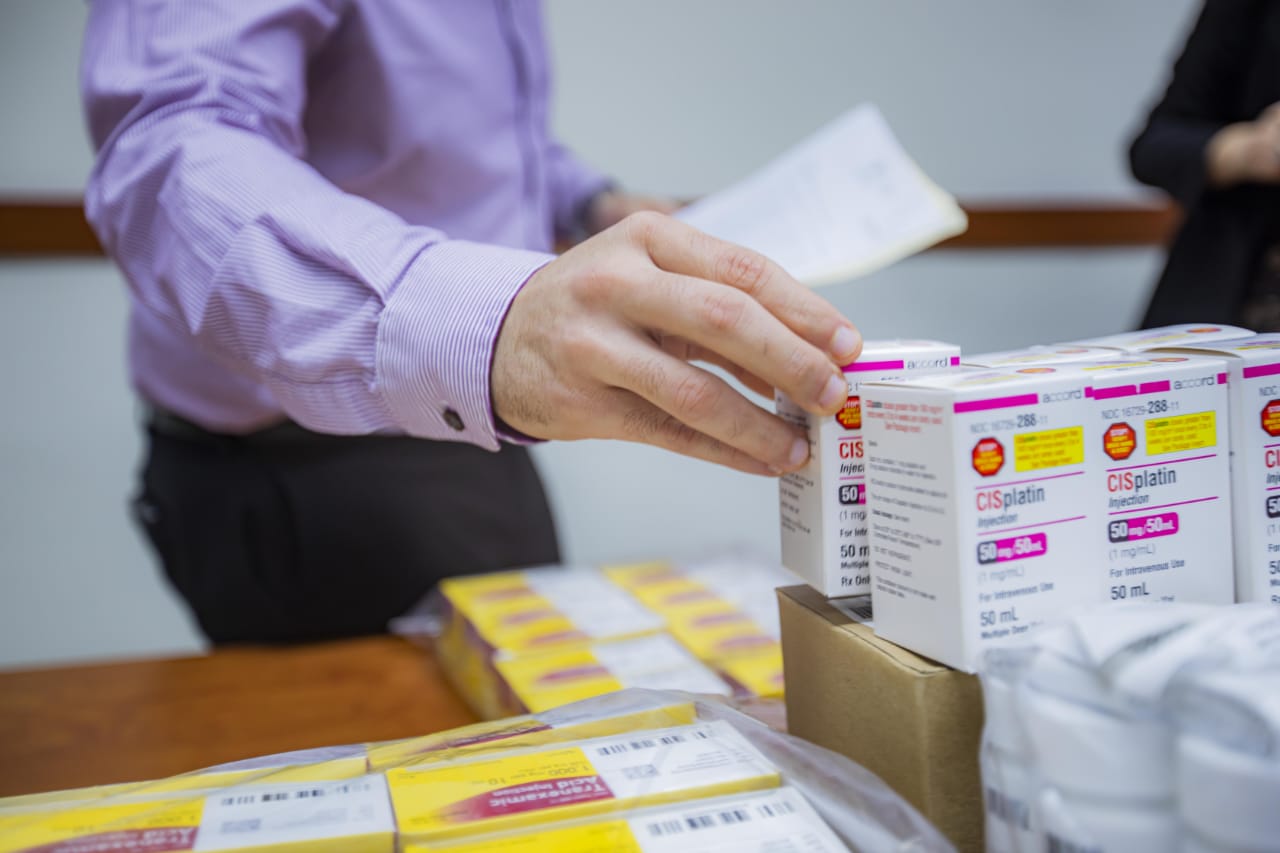 empresas-y-organizaciones-se-solidarizan-con-el-minsal-donando-kits-de-proteccion-y-medicamentos